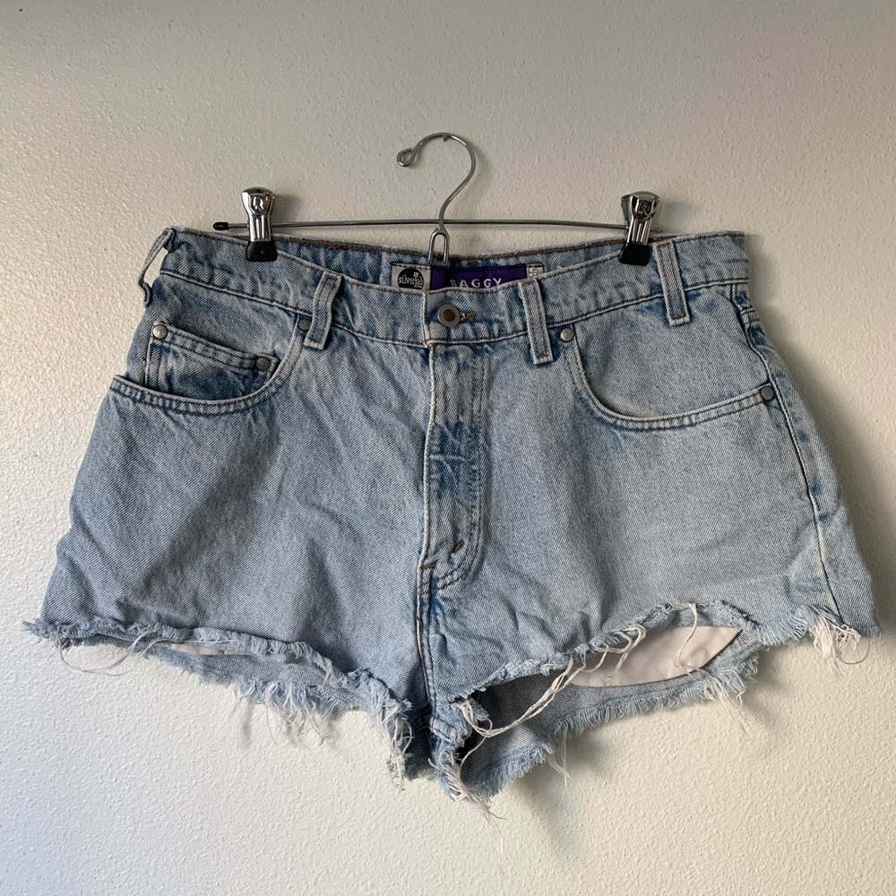 Vintage Silvertab Levi’s high-wasted shorts
